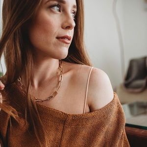 Meet your Posher, Crystal